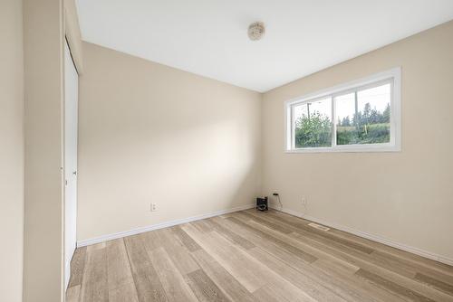 3575 Canyon Road, Spallumcheen, BC - Indoor Photo Showing Other Room