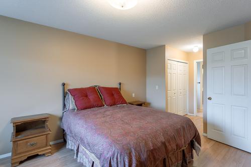 28-2200 Gordon Drive, Kelowna, BC - Indoor Photo Showing Bedroom