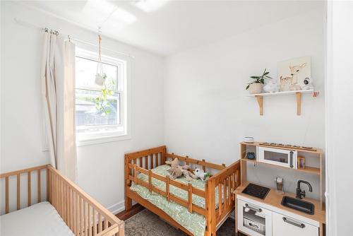 37 Powerview Avenue, St. Catharines, ON - Indoor Photo Showing Bedroom