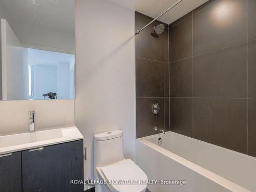 501-20 Edward St, Toronto, ON - Indoor Photo Showing Bathroom