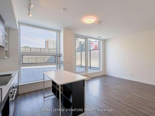 501-20 Edward St, Toronto, ON - Indoor Photo Showing Kitchen