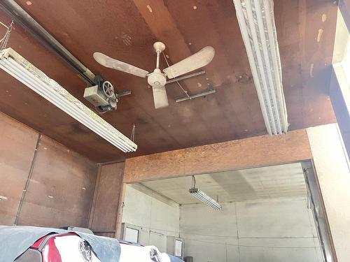 Garage - 958 Boul. Hamel E., Chibougamau, QC - Indoor Photo Showing Bathroom