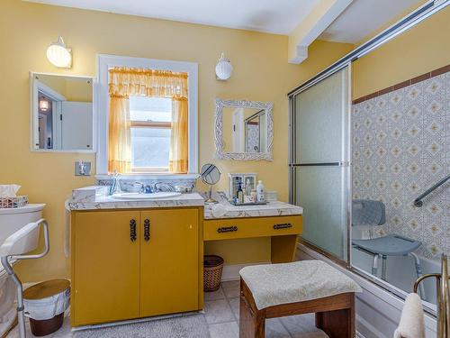 Ensuite bathroom - 810 Rue St-Alexandre, Longueuil (Le Vieux-Longueuil), QC - Indoor Photo Showing Laundry Room