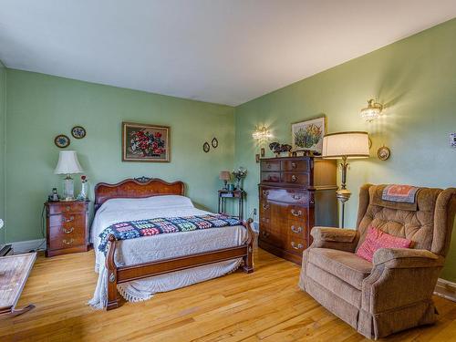 Chambre Ã  coucher principale - 810 Rue St-Alexandre, Longueuil (Le Vieux-Longueuil), QC - Indoor Photo Showing Bedroom