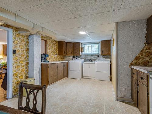 Salle de lavage - 810 Rue St-Alexandre, Longueuil (Le Vieux-Longueuil), QC - Indoor Photo Showing Laundry Room