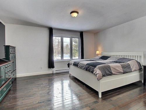 Bedroom - 194 Rue René, Saint-Raymond, QC - Indoor Photo Showing Bedroom