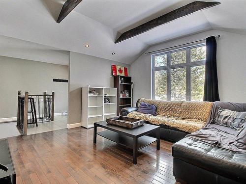 Living room - 194 Rue René, Saint-Raymond, QC - Indoor Photo Showing Living Room