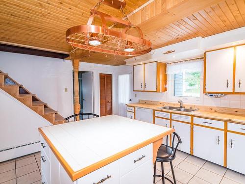 Cuisine - 288 Rue Principale E., Sainte-Hélène-De-Kamouraska, QC - Indoor Photo Showing Kitchen With Double Sink