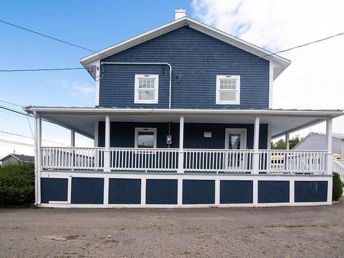 FaÃ§ade - 288 Rue Principale E., Sainte-Hélène-De-Kamouraska, QC - Outdoor With Deck Patio Veranda