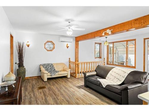 Salon - 1588 Ch. Du Lac-Chaud, La Macaza, QC - Indoor Photo Showing Living Room