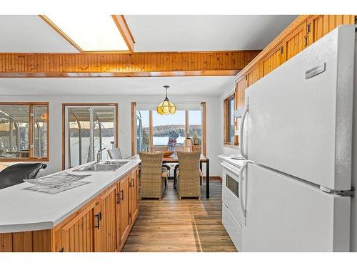 Cuisine - 1588 Ch. Du Lac-Chaud, La Macaza, QC - Indoor Photo Showing Kitchen With Double Sink