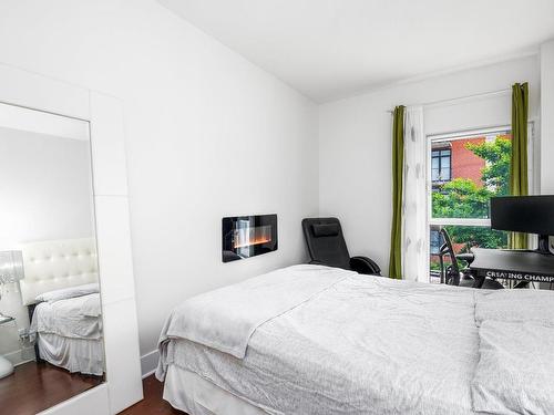 Chambre Ã Â coucher - 203-801 Rue De La Commune E., Montréal (Ville-Marie), QC - Indoor Photo Showing Bedroom