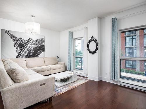 Salon - 203-801 Rue De La Commune E., Montréal (Ville-Marie), QC - Indoor Photo Showing Living Room