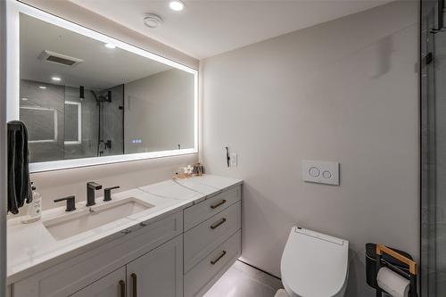 57 Greenwood Drive, Penticton, BC - Indoor Photo Showing Bathroom