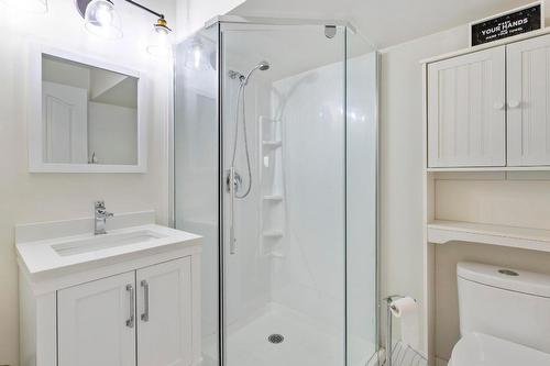 1605 Crawford Road, Kelowna, BC - Indoor Photo Showing Bathroom