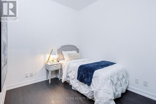 1718 - 2020 Bathurst Street, Toronto (Humewood-Cedarvale), ON - Indoor Photo Showing Bedroom