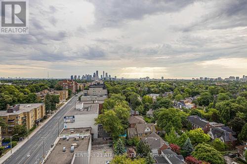 1718 - 2020 Bathurst Street, Toronto (Humewood-Cedarvale), ON - Outdoor With View