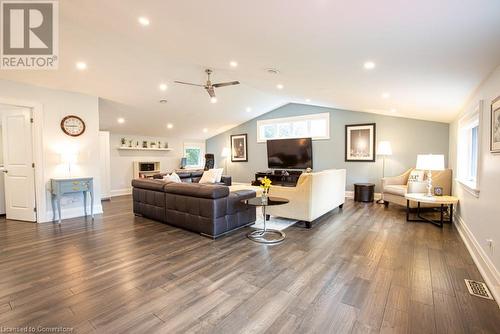 263 Riverbank Drive, Cambridge, ON - Indoor Photo Showing Living Room