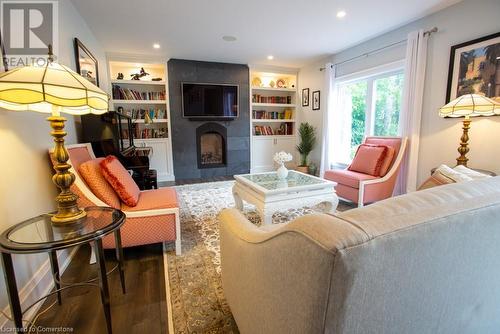 263 Riverbank Drive, Cambridge, ON - Indoor Photo Showing Living Room With Fireplace