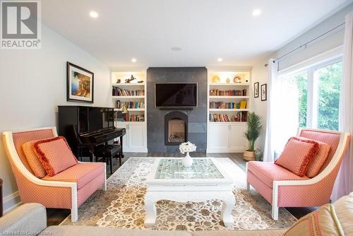 263 Riverbank Drive, Cambridge, ON - Indoor Photo Showing Living Room With Fireplace