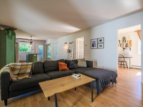 Salon - 211 Rue Des Cornouillers, Shawinigan, QC - Indoor Photo Showing Living Room