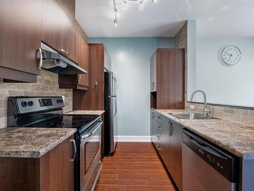 Kitchen - 111-100 Av. Du Golf, La Prairie, QC - Indoor Photo Showing Kitchen With Upgraded Kitchen