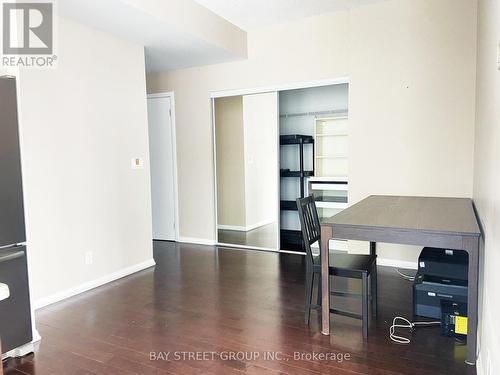 1410 - 832 Bay Street, Toronto, ON - Indoor