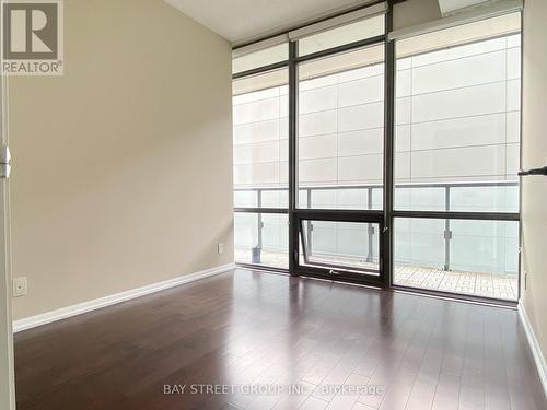 1410 - 832 Bay Street, Toronto, ON - Indoor Photo Showing Other Room