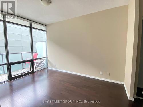 1410 - 832 Bay Street, Toronto, ON - Indoor Photo Showing Other Room