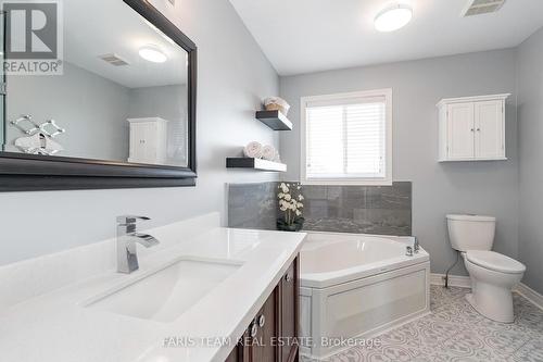 21 Duval Drive, Barrie, ON - Indoor Photo Showing Bathroom