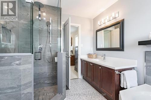 21 Duval Drive, Barrie, ON - Indoor Photo Showing Bathroom