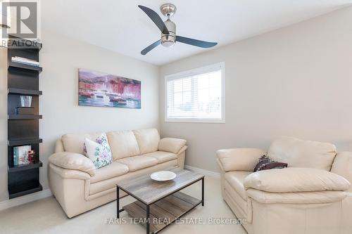 21 Duval Drive, Barrie (East Bayfield), ON - Indoor Photo Showing Living Room