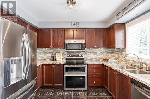 21 Duval Drive, Barrie, ON - Indoor Photo Showing Kitchen With Double Sink With Upgraded Kitchen