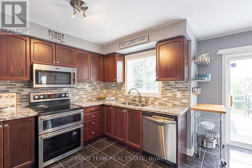 21 Duval Drive, Barrie, ON - Indoor Photo Showing Kitchen With Double Sink With Upgraded Kitchen