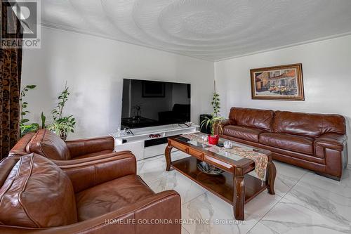 23 Rambler Place, Toronto (Glenfield-Jane Heights), ON - Indoor Photo Showing Living Room