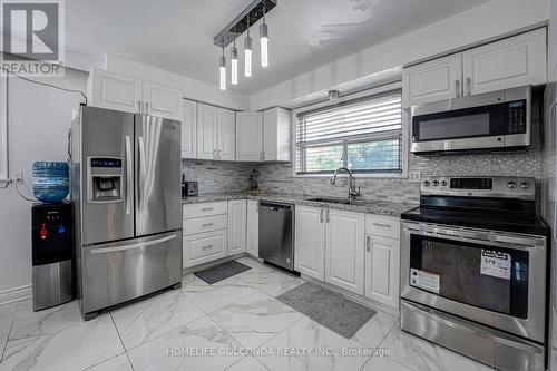 23 Rambler Place, Toronto (Glenfield-Jane Heights), ON - Indoor Photo Showing Kitchen With Upgraded Kitchen