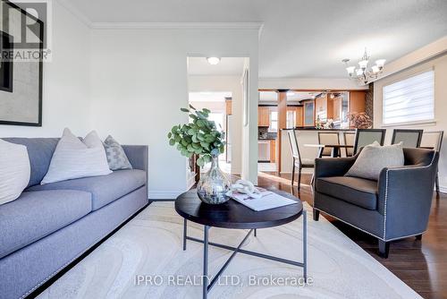 43 Grassington Crescent, Brampton (Northgate), ON - Indoor Photo Showing Living Room