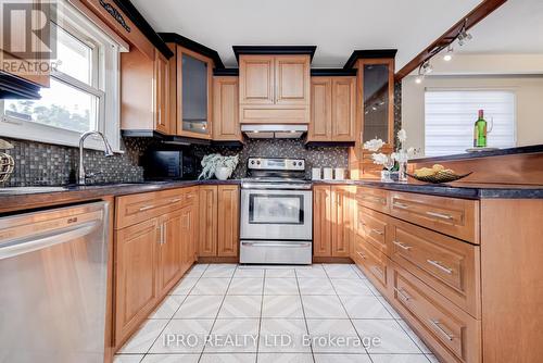 43 Grassington Crescent, Brampton (Northgate), ON - Indoor Photo Showing Kitchen