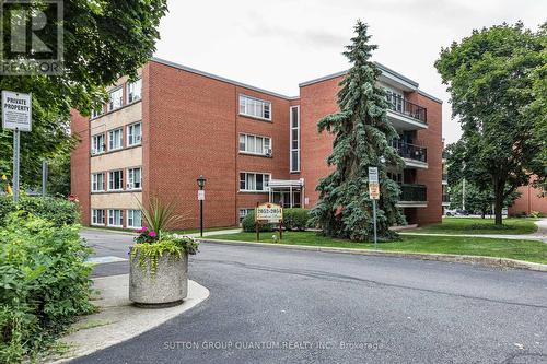 405 - 2054 Courtland Drive, Burlington (Brant), ON - Outdoor