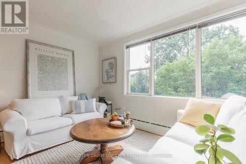 405 - 2054 Courtland Drive, Burlington (Brant), ON - Indoor Photo Showing Living Room