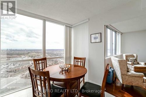 2010 - 350 Webb Drive, Mississauga, ON - Indoor Photo Showing Dining Room