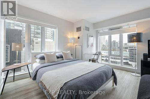 1301 - 200 Victoria Street, Toronto (Church-Yonge Corridor), ON - Indoor Photo Showing Bedroom