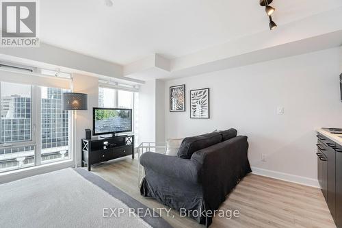 1301 - 200 Victoria Street, Toronto (Church-Yonge Corridor), ON - Indoor Photo Showing Living Room