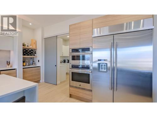 182 Avery Place, Penticton, BC - Indoor Photo Showing Kitchen