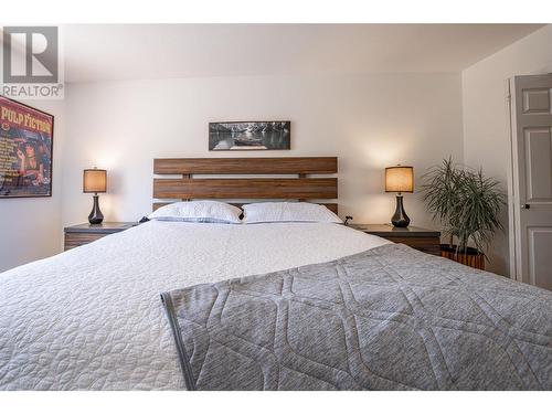 294 Marigold Road, Kelowna, BC - Indoor Photo Showing Bedroom