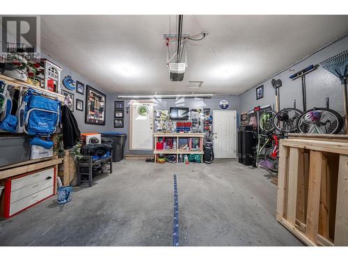 294 Marigold Road, Kelowna, BC - Indoor Photo Showing Garage