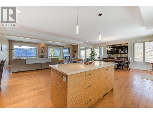 1788 Shayler Place, Kelowna, BC - Indoor Photo Showing Kitchen