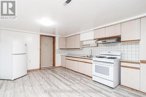 Lower - 2 Rockcliffe Street, Oshawa (Donevan), ON - Indoor Photo Showing Kitchen