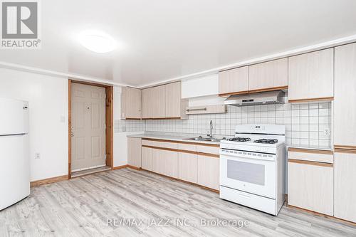 Lower - 2 Rockcliffe Street, Oshawa (Donevan), ON - Indoor Photo Showing Kitchen