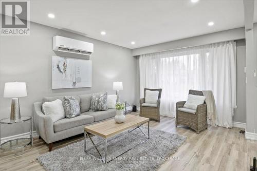 719 Central Park Boulevard N, Oshawa (Centennial), ON - Indoor Photo Showing Living Room